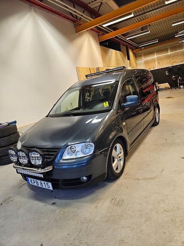 Begagnad VW Caddy Maxi 105 HK (77 kW) 2010 Minibuss
