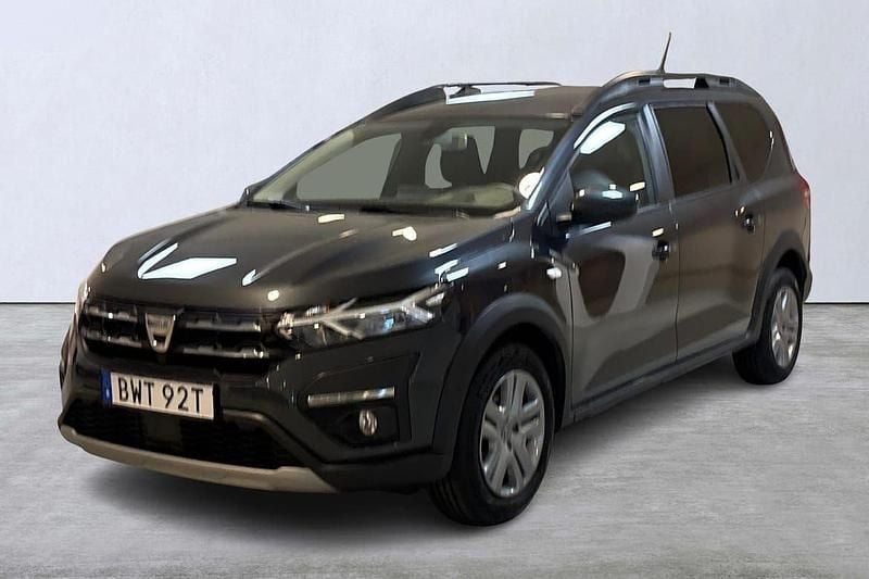 Grå Begagnad 2022 Dacia Jogger Comfort Kombi | 169 900 kr (Marknadspris) - Bild 1/4