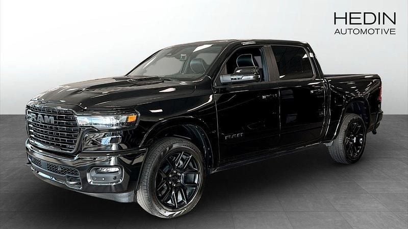 Svart (black) Ny 2025 RAM 1500 Pickup | 1 174 880 kr - Bild 1/4