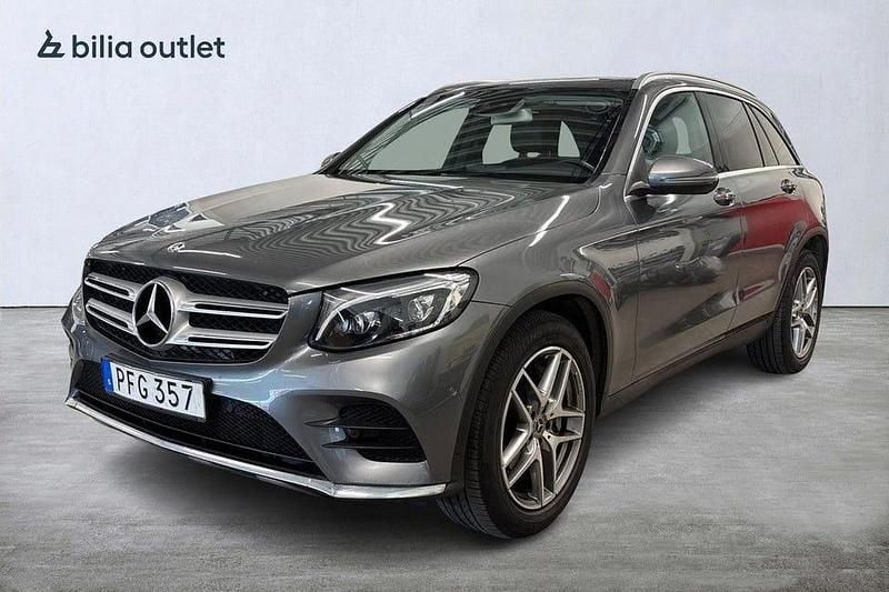 Grå Begagnad 2018 Mercedes GLC220 AMG line SUV | 329 900 kr (Dyr) - Bild 1/4