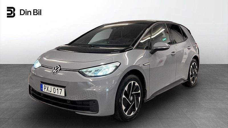 Grå (moonstone grey black) Begagnad 2023 VW ID.3 Pro Performance Halvkombi | 299 900 kr (Marknadspris) - Bild 1/4