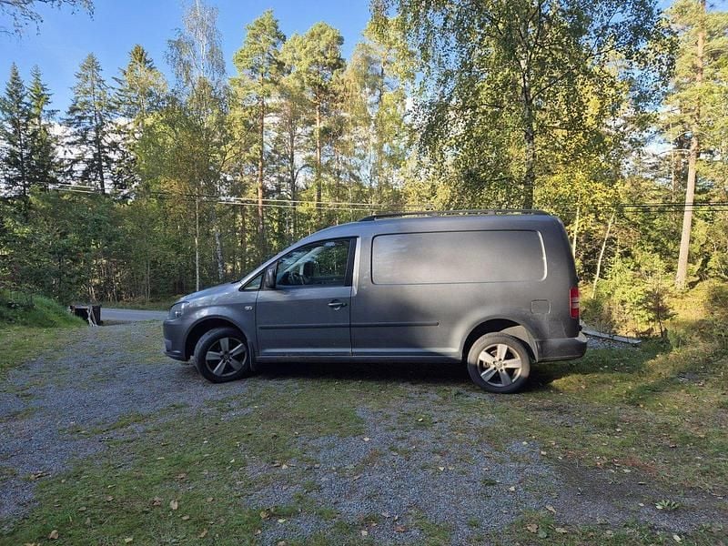 Grå Begagnad 2013 VW Caddy Maxi Minibuss | 80 000 kr (Bra pris) - Bild 1/4