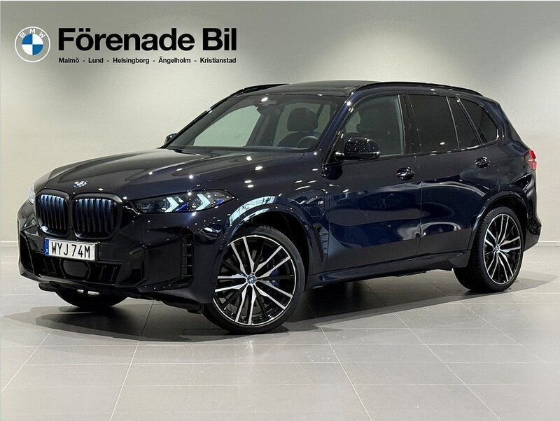 Svart Begagnad 2024 BMW X5 Comfort Edition SUV | 1 139 000 kr (Marknadspris) - Bild 1/4