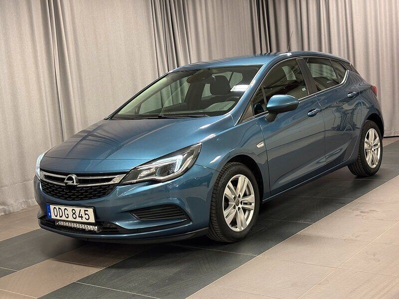 Blå Begagnad 2016 Opel Astra Enjoy Halvkombi | 99 900 kr (Lite dyr) - Bild 1/4
