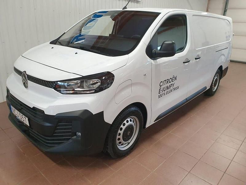 Begagnad Citroën e-Jumpy 100 kW (136 HK) 2024 Vit Minibuss