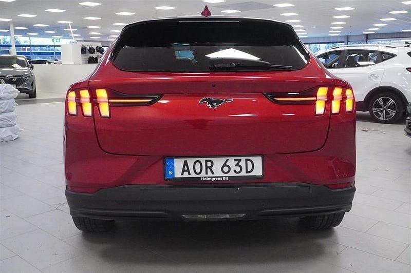 Begagnad Ford Mustang Mach-E Standard Range 221 kW (301 HK) 2022 Rapid red pn4hq SUV