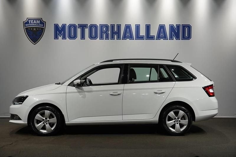 Vit Begagnad 2017 Skoda Fabia Style Kombi | 104 900 kr (Marknadspris) - Bild 1/4