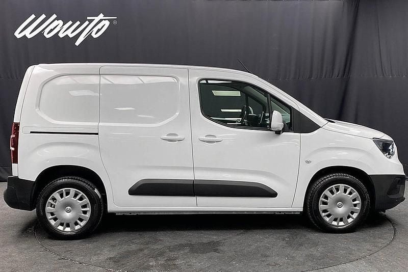 Begagnad Opel Combo Business 131 HK (96 kW) 2020 Vit Minibuss