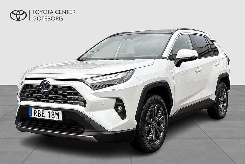 Vit Begagnad 2024 Toyota RAV4 Hybrid Executive SUV | 454 900 kr (Marknadspris) - Bild 1/4