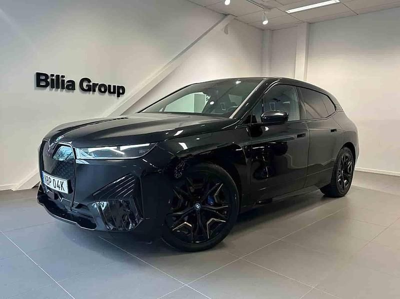Svart Begagnad 2023 BMW iX SUV | 699 900 kr - Bild 1/1