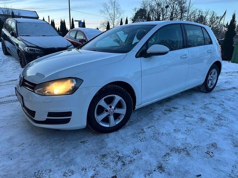 Begagnad VW Golf VII 110 HK (80 kW) 2016 Vit Halvkombi