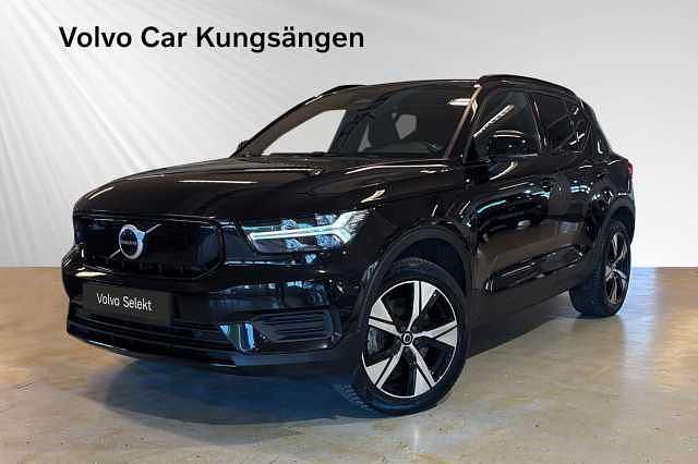 Svart Begagnad 2022 Volvo XC40 Core SUV | 309 900 kr - Bild 1/3