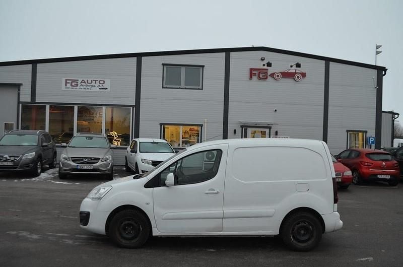 Begagnad Citroën Berlingo 90 HK (66 kW) 2015 Vit Minibuss