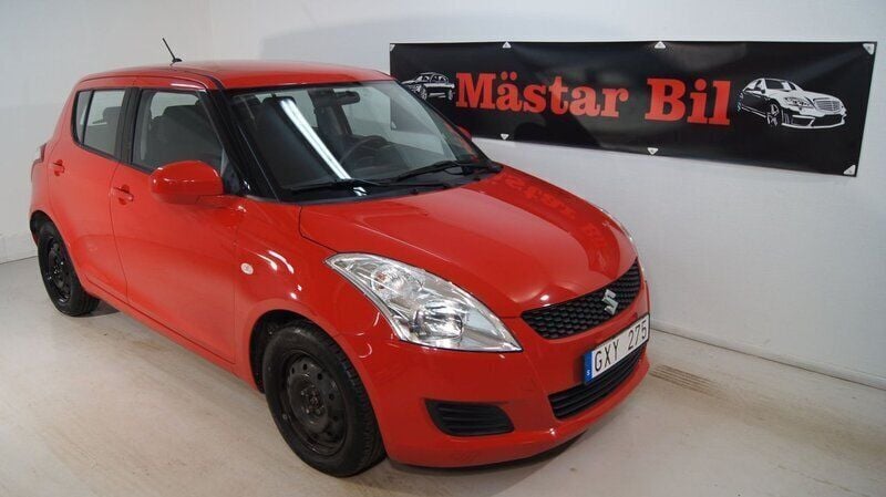 Röd Begagnad 2012 Suzuki Swift Halvkombi | 74 900 kr (Marknadspris) - Bild 1/4