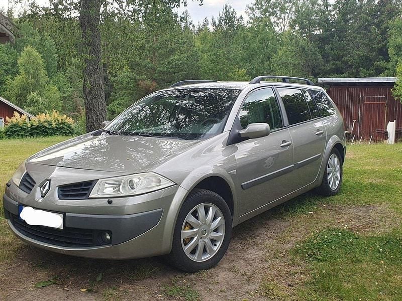 Silver Begagnad 2007 Renault Mégane GrandTour Kombi | 20 000 kr (Marknadspris) - Bild 1/4
