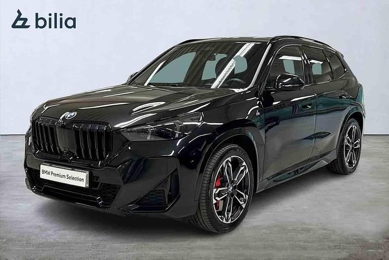 Svart Begagnad 2025 BMW X1 SUV | 489 900 kr - Bild 1/1