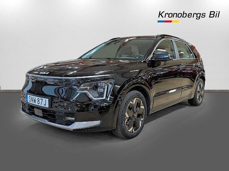 Svart Begagnad 2023 Kia e-Niro EX SUV | 295 700 kr (Lite dyr) - Bild 1/4