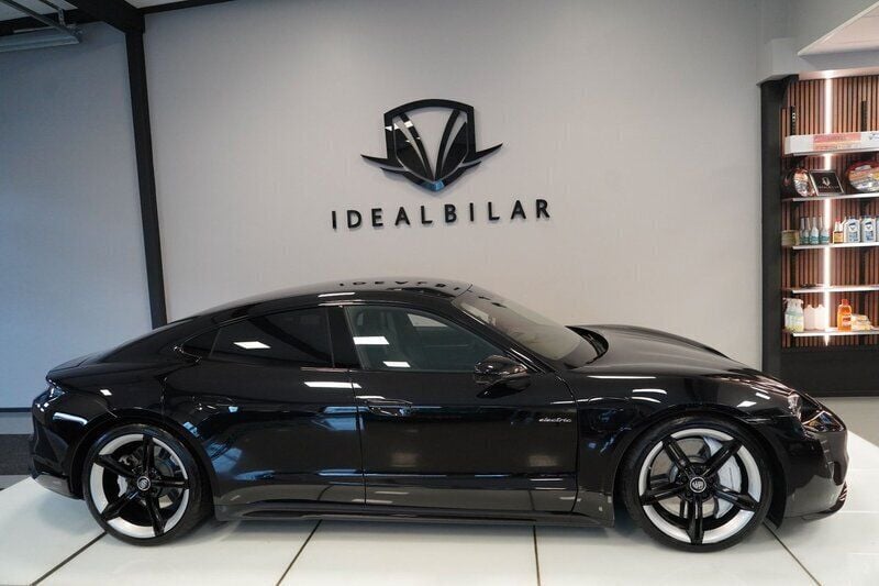 Begagnad Porsche Taycan Turbo 500 kW (680 HK) 2020 Sedan