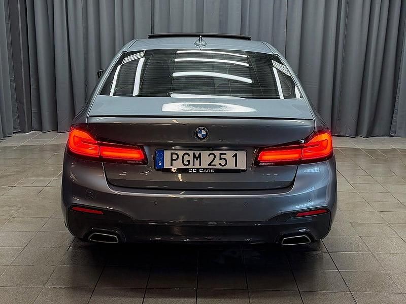 Begagnad BMW 530 M Sport 265 HK (194 kW) 2017 Blå Sedan