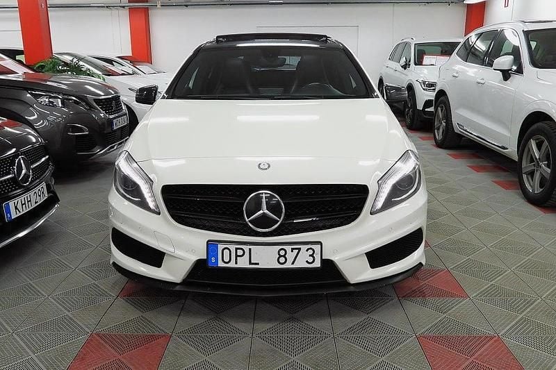 Begagnad Mercedes A180 AMG line 109 HK (80 kW) 2013 Vit Halvkombi