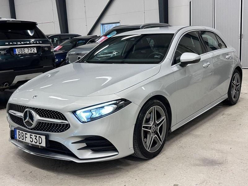 Silver Begagnad 2020 Mercedes A180 AMG Halvkombi | 239 900 kr (Marknadspris) - Bild 1/4