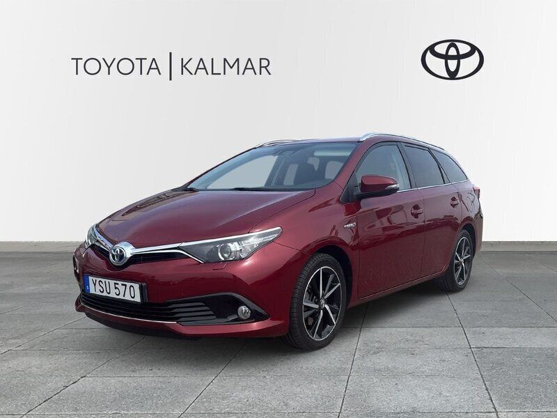 Röd Begagnad 2017 Toyota Auris Touring Sports Kombi | 159 000 kr (Marknadspris) - Bild 1/3