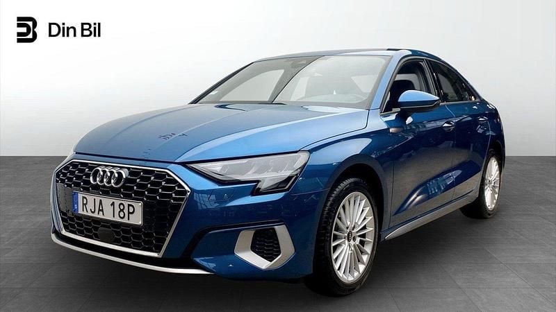 Blå Begagnad 2023 Audi A3 Advanced Plus Sedan | 279 000 kr (Marknadspris) - Bild 1/4
