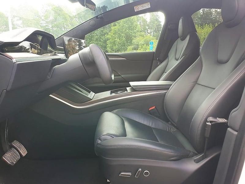 Begagnad Tesla Model X Long Range AWD 503 kW (685 HK) 2023 SUV