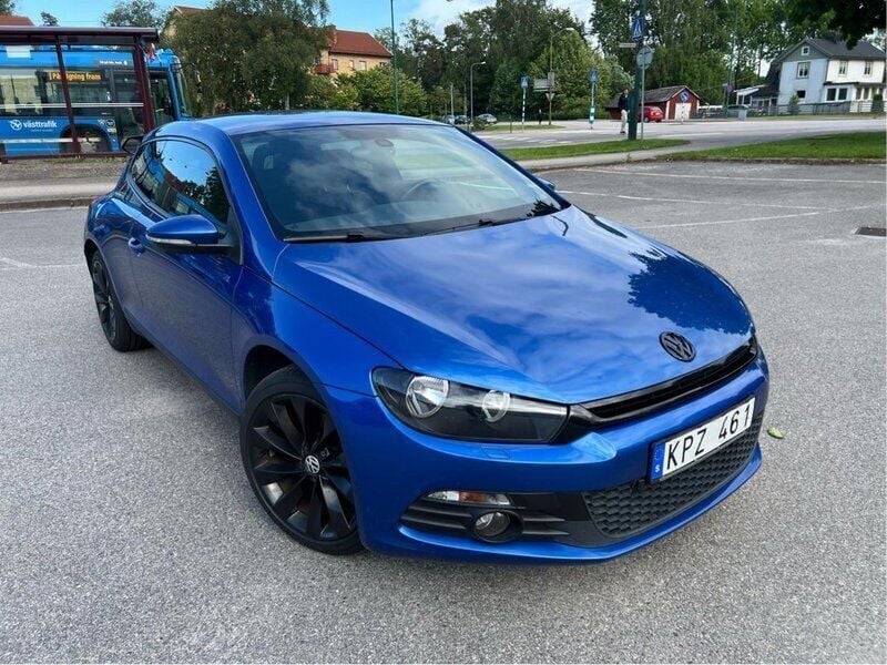 Blå Begagnad 2010 VW Scirocco Sportkupé | 105 000 kr (Marknadspris) - Bild 1/4