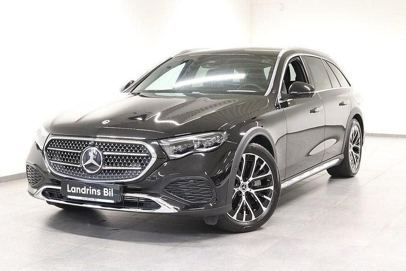 Svart Begagnad 2024 Mercedes E300 Kombi | 789 000 kr - Bild 1/4