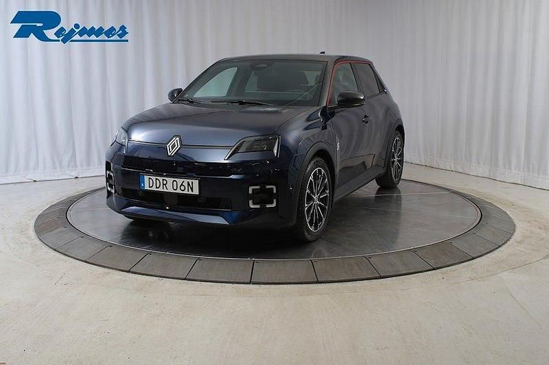 Blå (midnight blue/svart tak) Ny 2025 Renault R5 Techno Halvkombi | 433 500 kr - Bild 1/4