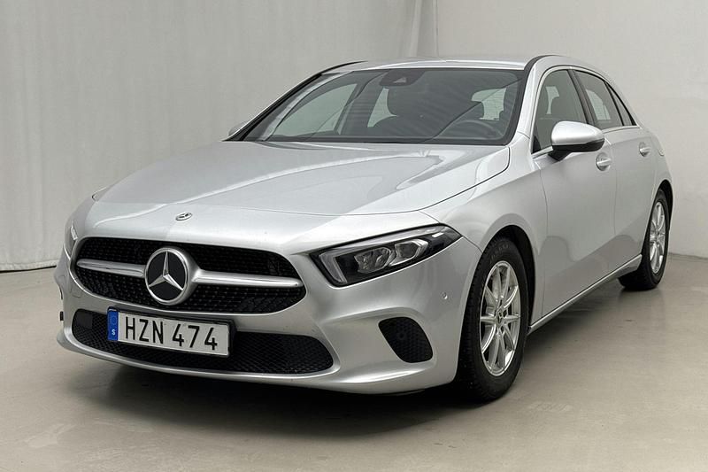 Silver Begagnad 2018 Mercedes A200 Progressive | 214 900 kr - Bild 1/4