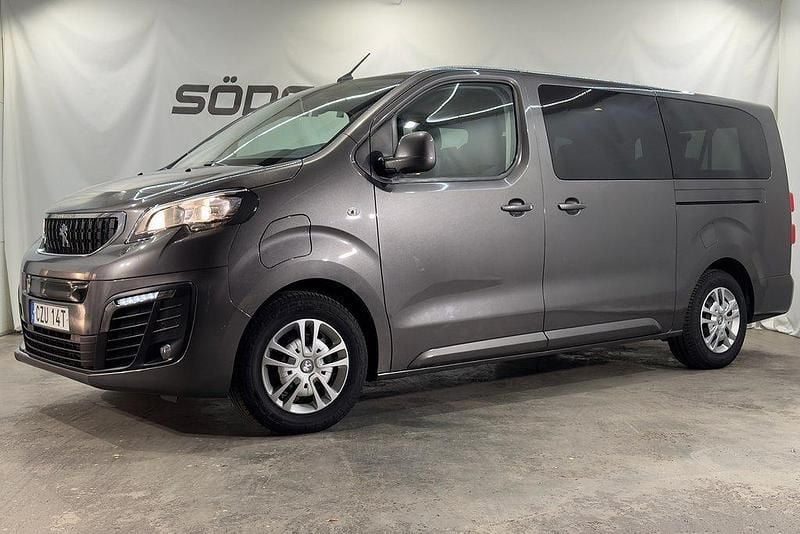 Begagnad Peugeot e-Traveller 100 kW (136 HK) 2021 Grå Minibuss