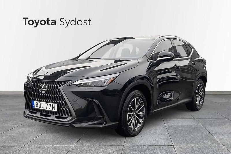 Svart Begagnad 2024 Lexus NX350h SUV | 439 000 kr (Marknadspris) - Bild 1/4