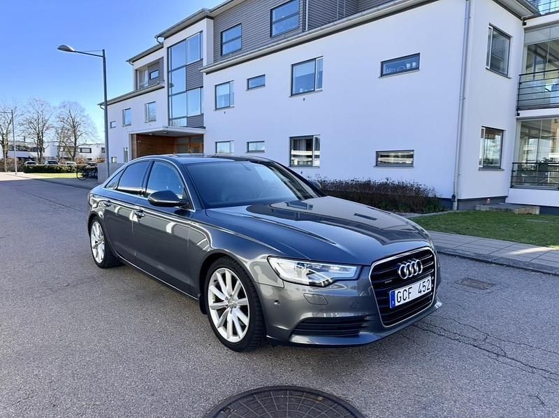 Grå Begagnad 2011 Audi A6 Proline Sedan | 139 000 kr (Marknadspris) - Bild 1/4