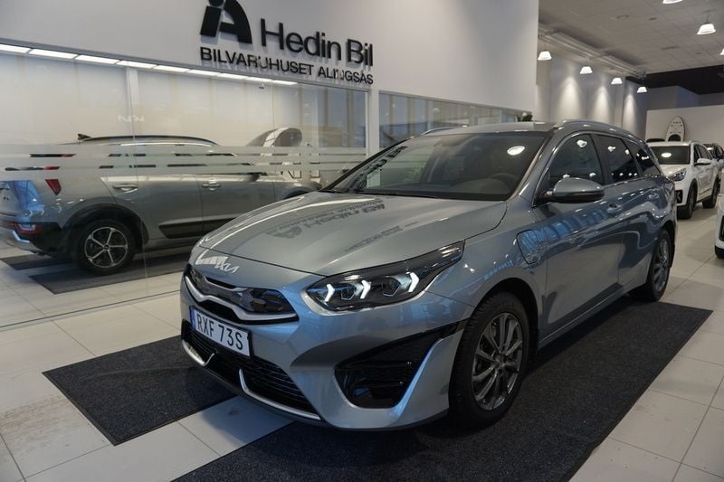 Silver Begagnad 2024 Kia Ceed Sportswagon Advance Kombi | 359 900 kr - Bild 1/4