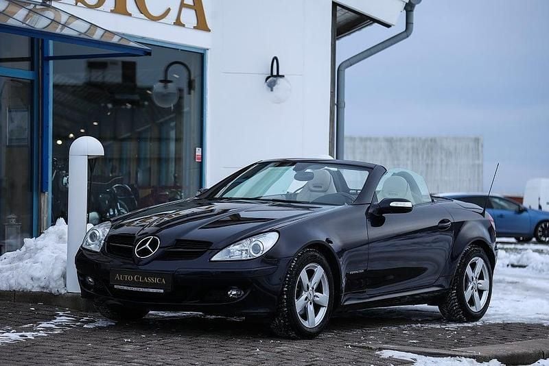 Begagnad Mercedes SLK200 163 HK (119 kW) 2005 Mörkblå metallic Cab