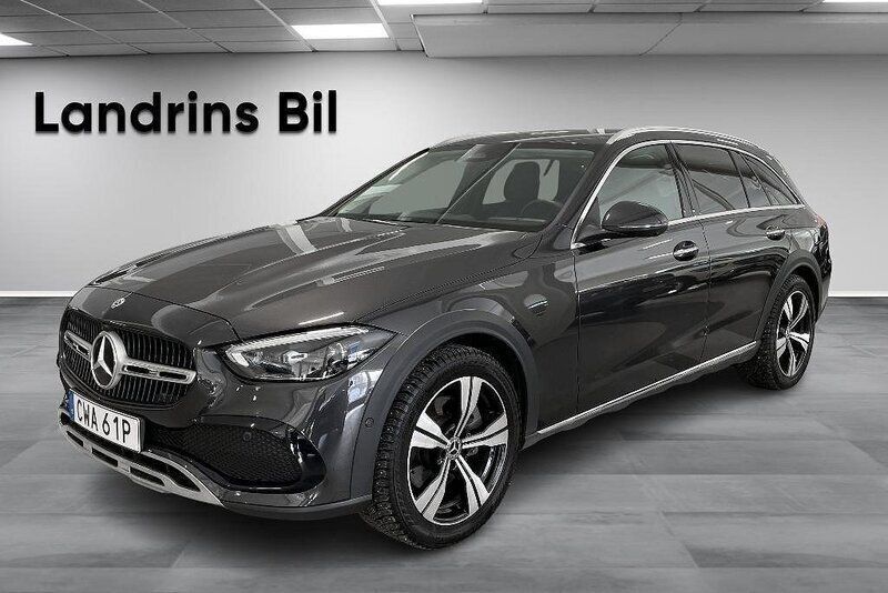 Grå (grafitgrå metallic) Begagnad 2024 Mercedes C220 Premium Sedan | 529 900 kr (Lite dyr) - Bild 1/4