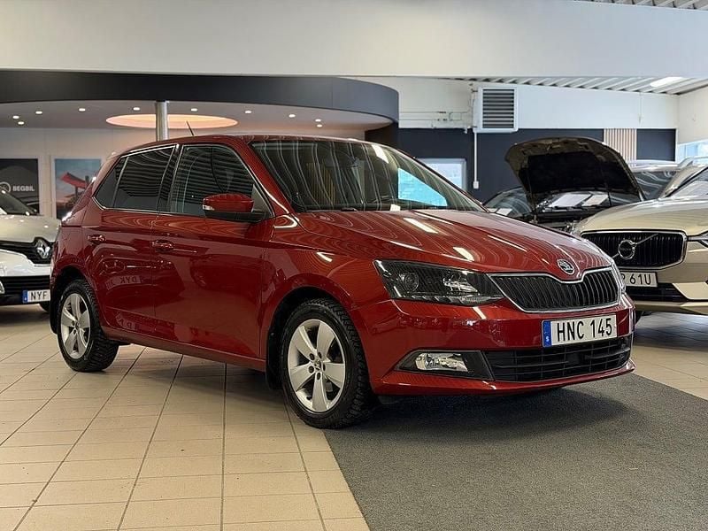 Begagnad Skoda Fabia Elegance 90 HK (66 kW) 2015 Röd Halvkombi