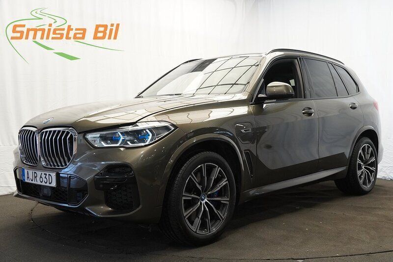 Ljusbrun Begagnad 2022 BMW X5 M Sport SUV | 579 800 kr (Superpris) - Bild 1/4