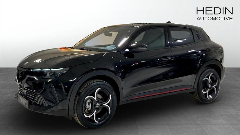 Svart Begagnad 2024 Alfa Romeo Junior Edizione Speciale SUV | 377 800 kr - Bild 1/4