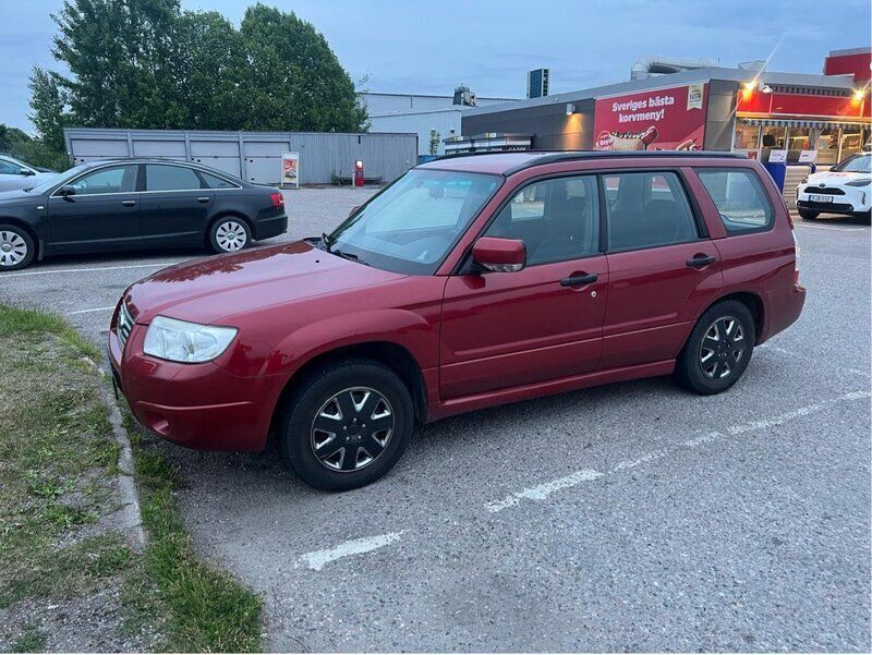 Röd Begagnad 2007 Subaru Forester SUV | 13 500 kr (Superpris) - Bild 1/4