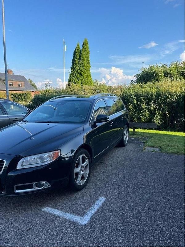 Svart Begagnad 2012 Volvo V70 Summum Kombi | 75 000 kr (Bra pris) - Bild 1/4