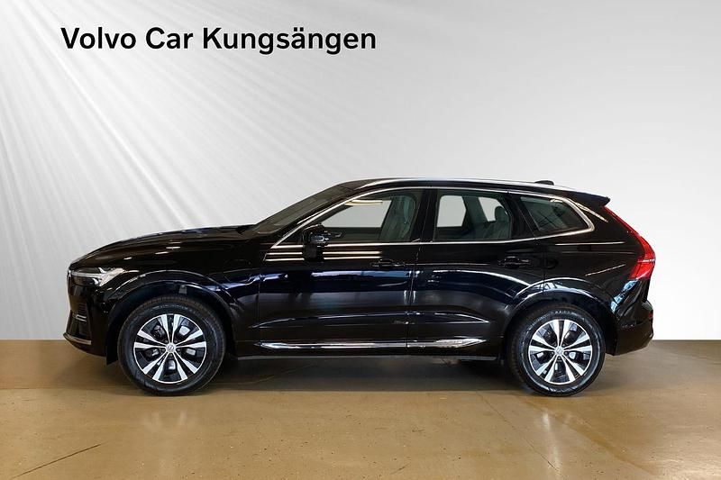 Begagnad Volvo XC60 Core 355 HK (261 kW) 2022 Svart SUV