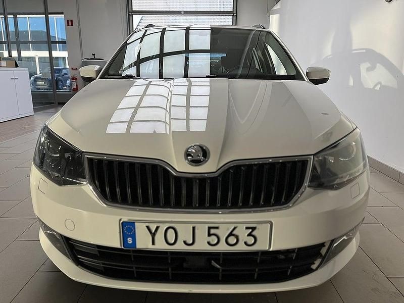 Begagnad Skoda Fabia Style 95 HK (69 kW) 2018 Candy white Kombi