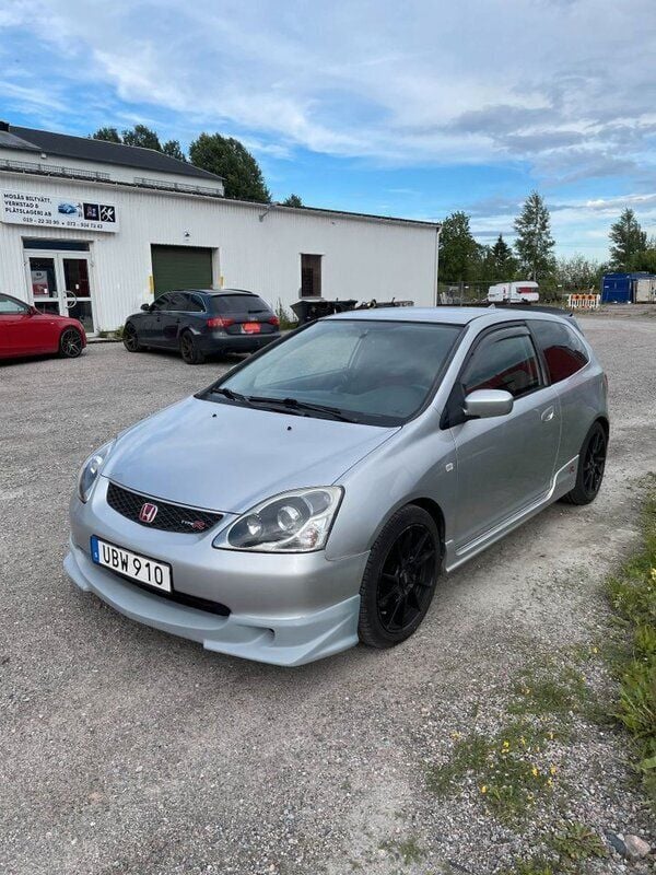 Silver Begagnad 2003 Honda Civic Type R Halvkombi | 59 900 kr - Bild 1/4