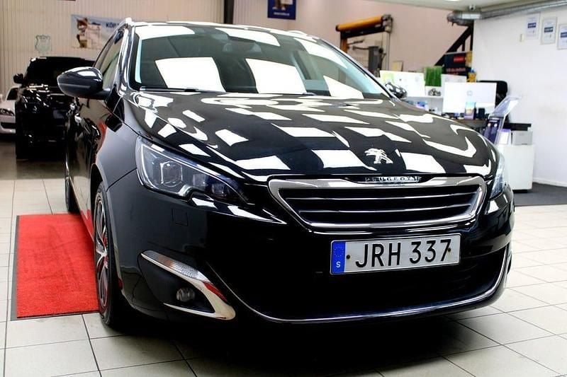 Begagnad Peugeot 308 SW Allure 131 HK (96 kW) 2015 Svart Kombi