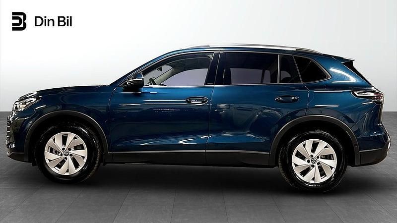 Begagnad VW Tiguan Life 150 HK (110 kW) 2024 Blå SUV