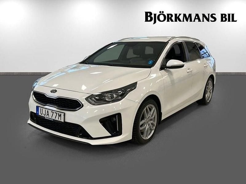 Vit Begagnad 2019 Kia Ceed GT-Line Halvkombi | 199 900 kr (Marknadspris) - Bild 1/4