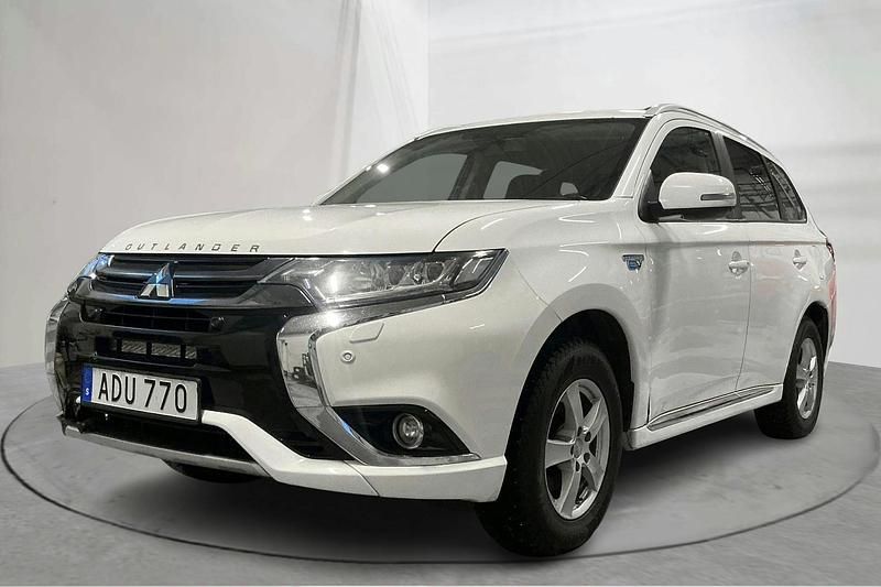 Vit Begagnad 2017 Mitsubishi Outlander Edition SUV | 125 000 kr - Bild 1/4